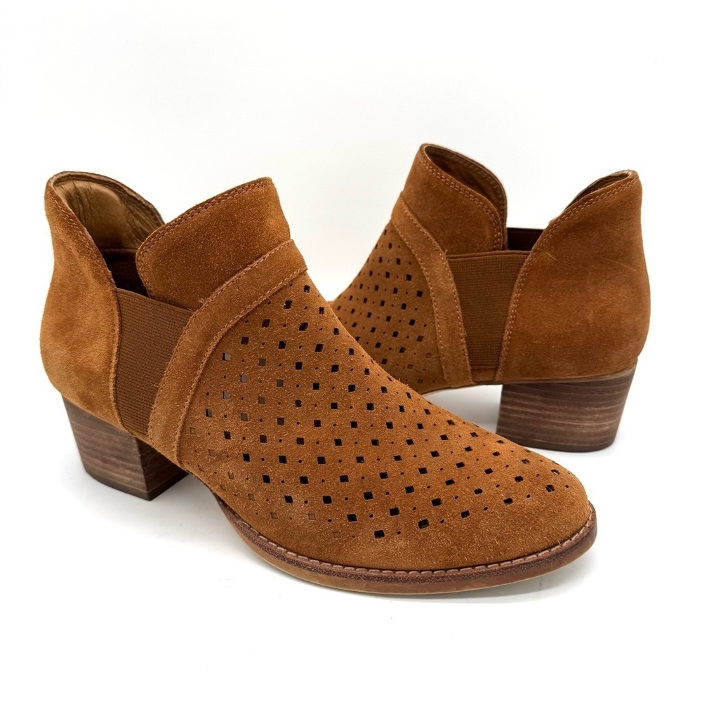 Earth Suede Ankle Bootie Memory Foam Sz 8.5 keren perforated cognac brown
